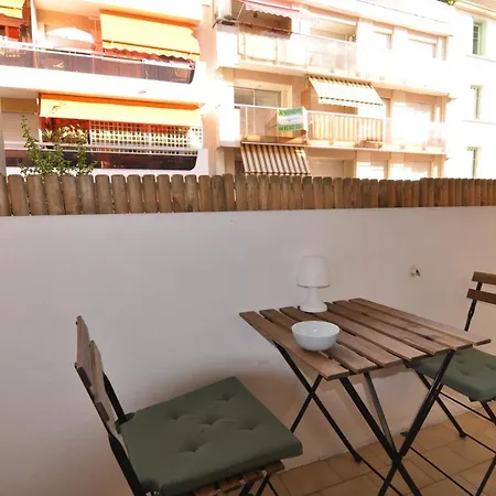 1er - Chic One-bedroom With Parking - Stayinantibes Daire