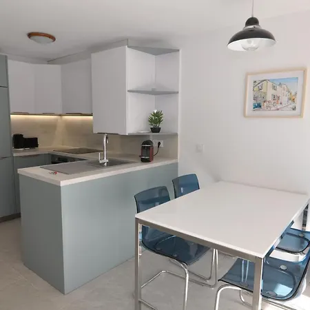 Apartament 1er - Chic One-bedroom With Parking - Stayinantibes